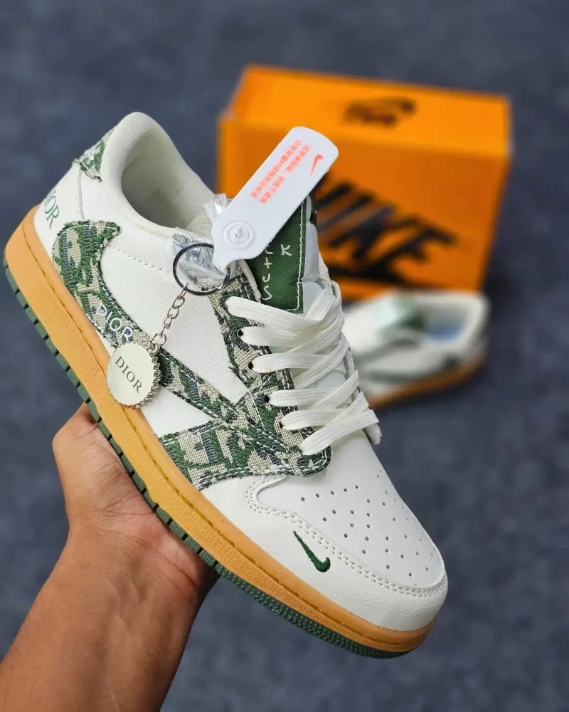 Air J1 Low Travis Scott x D!or | TOP